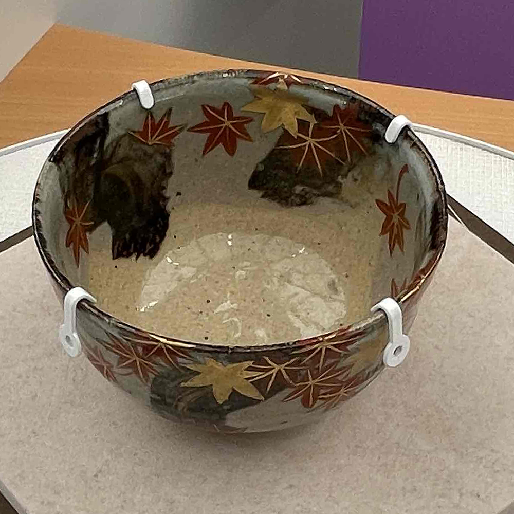 京焼・清水焼 茶碗の実際の展示品。
